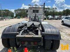2011 KENWORTH W900 TRI AXLE DAY CAB TRUCK TRACTOR VIN: 1XKWP4TX9BJ284297