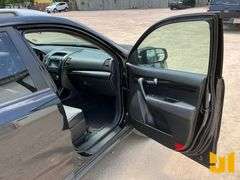 2011 KIA SORENTO EX VIN: 5XYKU4A27BG037709 FWD