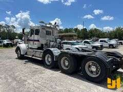 2011 KENWORTH W900 TRI AXLE DAY CAB TRUCK TRACTOR VIN: 1XKWP4TX9BJ284297