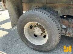 2007 GMC 8500 SINGLE AXLE CREW CAB FLATBED TRUCK VIN: 1GDV8C4B27F423628
