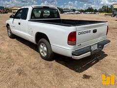 2000 DODGE DAKOTA EXTENDED CAB 4X2 PICKUP VIN: 1B7GL22N0YS708520