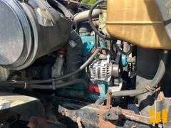 1996 INTERNATIONAL 4900 S FUEL & LUBE TRUCK VIN: 1HTSDAAN2TH314514