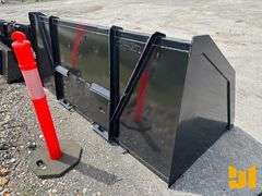 UNUSED OVERSIZED QT LIGHT MATERIAL BUCKET