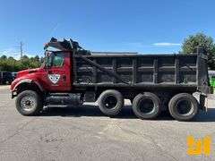 2005 INTERNATIONAL 7600 TRI-AXLE DUMP TRUCK VIN: 1HTWYSBT25J036010