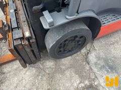 TOYOTA 8FGCU25 4050 LB CUSHION TIRE FORKLIFT