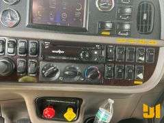 2017 PETERBILT 389 T/A CAR HAULER TRUCK VIN: 1NPXDP9X3HD369380