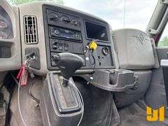 2015 INTERNATIONAL 4300 SBA 4X2 S/A HOOK LIFT TRUCK VIN: 1HTMMMML8FH577860