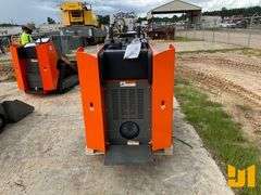 UNUSED HURRICANE RATOR740D STAND ON MULTI TERRAIN LOADER