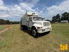 2001 INTERNATIONAL 4700 S/A REAR LOAD RESIDENTIAL COLLECTION TRUCK VIN: 1HTSCAAN51H213578