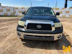 2007 TOYOTA TUNDRA SR5 TRD OFF ROAD DOUBLE CAB 4X4 PICKUP VIN: 5TFBV54107X007171