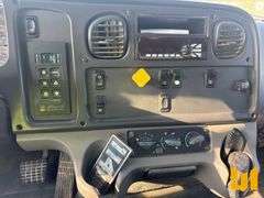 2018 FREIGHTLINER 114SD TANDEM AXLE REAR DISCHARGE MIXER TRUCK VIN: 3ALHG3DV8JDJN2479