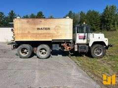 1981 MACK DM686SX TANDEM AXLE WATER TRUCK VIN: 1M2B128C7BA008007