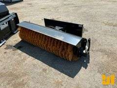 2025 GIYI GY-SE61 65 INCH BUCKET SWEEPER SN: GYD-QSJ250121