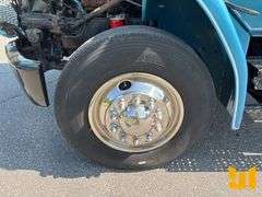 2001 FREIGHTLINER FL70 S/A FUEL & LUBE TRUCK VIN: 1FVABTAK81HG95533