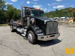 1999 KENWORTH T800 SINGLE AXLE ROLLBACK TRUCK VIN: 1NKDHT7X5XJ796956