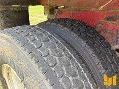 PETERBILT H400 TANDEM AXLE DUMP TRUCK VIN: 1XPCDB90NN315340