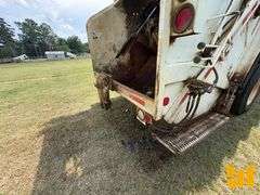 2001 INTERNATIONAL 4700 S/A REAR LOAD RESIDENTIAL COLLECTION TRUCK VIN: 1HTSCAAN51H213578