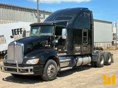 2013 KENWORTH T660 TANDEM AXLE TRUCK TRACTOR VIN: 1XKAD49XXDJ368884