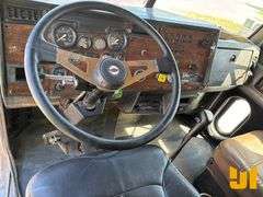 1994 PETERBILT 357 TRI ROLL OFF TRUCK VIN: 1XPAL60X2RN353155