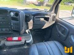 2003 CHEVROLET C4500 SINGLE AXLE EXTENDED CAB FLATBED TRUCK VIN: 1GBE4D1173F519903