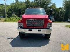 2007 GMC 8500 SINGLE AXLE CREW CAB FLATBED TRUCK VIN: 1GDV8C4B27F423628