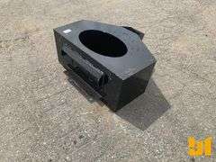 UNUSED MINI UNIVERSAL ATTACH SKID STEER CONCRETE PLACEMENT BUCKET
