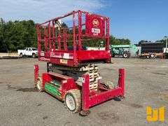 2015 MEC 3259ET 32’ SCISSOR LIFT SN: 13100321