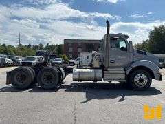 2018 KENWORTH T880 TANDEM AXLE DAY CAB TRUCK TRACTOR VIN: 1XKZDP9X8JJ211368