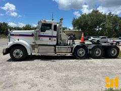 2011 KENWORTH W900 TRI AXLE DAY CAB TRUCK TRACTOR VIN: 1XKWP4TX9BJ284297
