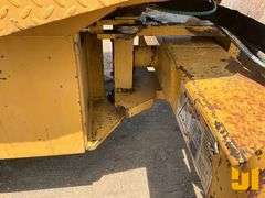 1999 CATERPILLAR CS323C SINGLE DRUM VIBRATORY ROLLER SN: 1EN00250