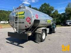 1996 INTERNATIONAL 4900 S FUEL & LUBE TRUCK VIN: 1HTSDAAN2TH314514