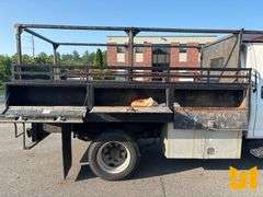 2003 CHEVROLET C4500 SINGLE AXLE EXTENDED CAB FLATBED TRUCK VIN: 1GBE4D1173F519903