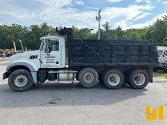 2012 MACK GU (GRANITE) TRI-AXLE DUMP TRUCK VIN: 1M2AX04Y2CM011168