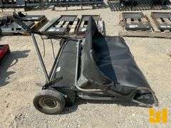AGRI FAB 11304 SN: 45-03204  PULL TYPE LAWN SWEEPER