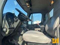 2018 FREIGHTLINER 114SD TANDEM AXLE REAR DISCHARGE MIXER TRUCK VIN: 3ALHG3DV8JDJN2479