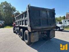 2005 INTERNATIONAL 7600 TRI-AXLE DUMP TRUCK VIN: 1HTWYSBT25J036010