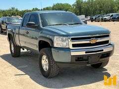 2010 CHEVROLET SILVERADO EXTENDED CAB 4X4 PICKUP VIN: 1GCSKSE36AZ252821