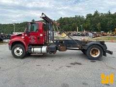 2015 INTERNATIONAL 4300 SBA 4X2 S/A HOOK LIFT TRUCK VIN: 1HTMMMML8FH577860