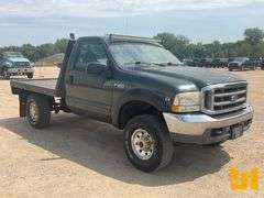 2002 FORD F-350 SINGLE AXLE REGULAR CAB 4X4 FLATBED TRUCK VIN: 1FTSF31L72EB25214