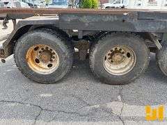 2005 STERLING 8500 TRI ROLL OFF TRUCK