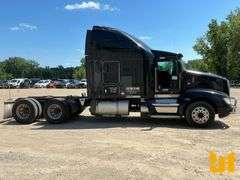 2013 KENWORTH T660 TANDEM AXLE TRUCK TRACTOR VIN: 1XKAD49XXDJ368884