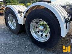 2013 KENWORTH T800 TANDEM AXLE DAY CAB TRUCK TRACTOR VIN: 1XKDD40X4DJ349709