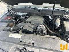 2011 CHEVROLET SUBURBAN VIN: 1GNSCJE06BR215323 2WD