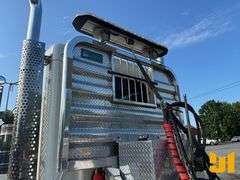 2013 KENWORTH T800 TANDEM AXLE DAY CAB TRUCK TRACTOR VIN: 1XKDD40X4DJ349709