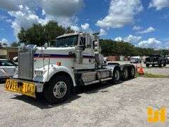 2011 KENWORTH W900 TRI AXLE DAY CAB TRUCK TRACTOR VIN: 1XKWP4TX9BJ284297