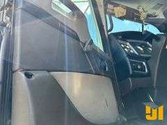 2011 KENWORTH W900 TRI AXLE DAY CAB TRUCK TRACTOR VIN: 1XKWP4TX9BJ284297