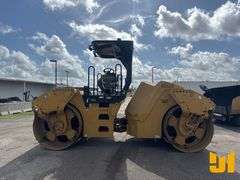 2011 CATERPILLAR CB64 TANDEM VIBRATORY ROLLER SN: DJM00225