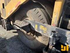 2015 CATERPILLAR AP1000F RUBBER TIRE PAVER  SN: CATAP100KAC400131