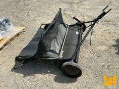 AGRI FAB 11304 SN: 45-03204  PULL TYPE LAWN SWEEPER