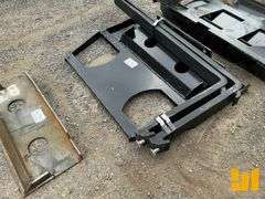 UNUSED MINI UNIVERSAL ATTACH FORK FRAME W/ 42" FORKS